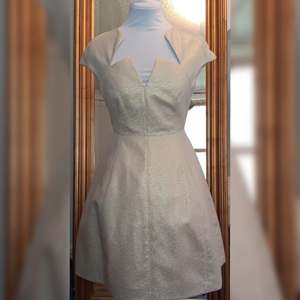 Golden Shimmer Fit & Flare Dress Size 0 – Angular Neckline Cocktail & Holiday